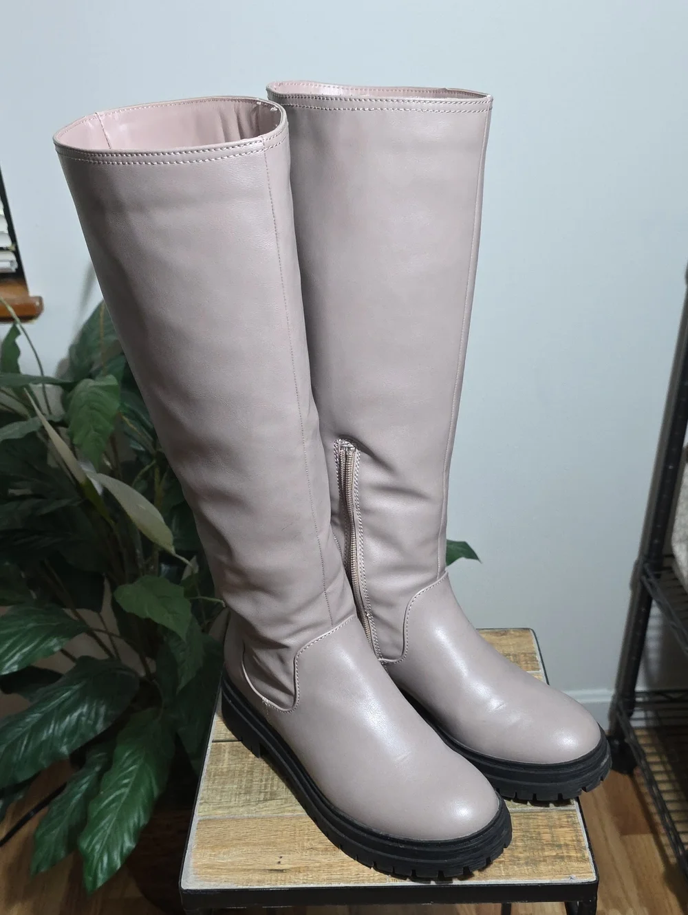 JF Felice SZ 8 Women's Knee-High Chunky Sole Boots - Taupe